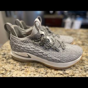 Nike Lebron 15 Low (Light Bone) Size 13